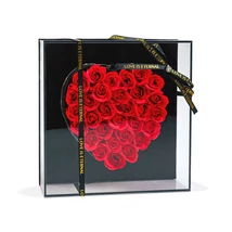 Műrózsák szívalakban díszdobozban LED-es 29x29x6,2 cm DA01202