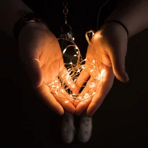 Family LED fényfüzér 10 db meleg fehér LED 2xAA 58043B