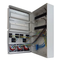 TP Electric ipari csatlakozó doboz szerelt 300×540mm 6x 2P+F + 2x 5P 16A + 1x 5P 32A 2x 13 modul IP54 vezetékelve 3321-111-0002