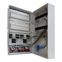 TP Electric ipari csatlakozó doboz szerelt 300x540mm 6x 2P+F + 3x 5P 16A 2x 13 modul IP54 vezetékelve 3321-111-0001
