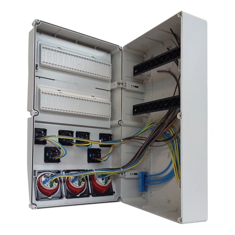 TP Electric ipari csatlakozó doboz szerelt 300x540mm 6x 2P+F + 3x 5P 16A 2x 13 modul IP54 vezetékelve 3321-111-0001