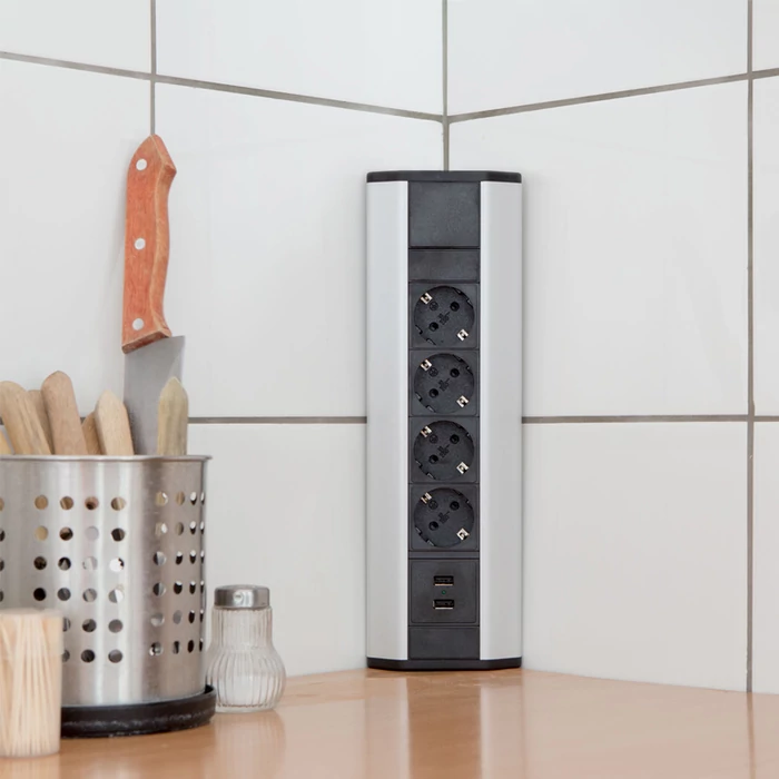 Delight beépíthető 4-es sarokelosztó USB csatlakozóval alumínium 20484