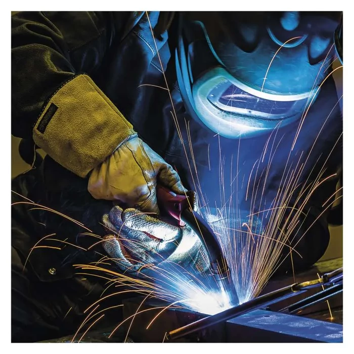 EMOS kültéri 20m lengő hosszabbító 3 fázisú kültéri lengő hosszabbító H07RN-F 1 aljzat fekete gumi 400V 16A PM0904