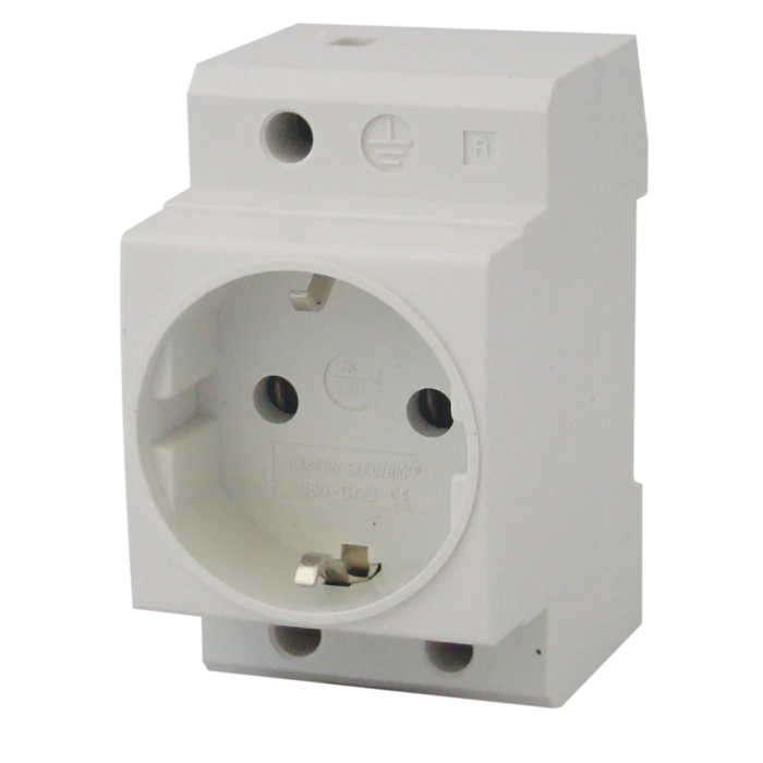 Tracon Sínre pattintható szerelhető dugalj 230V sines aljzat C60-DAO