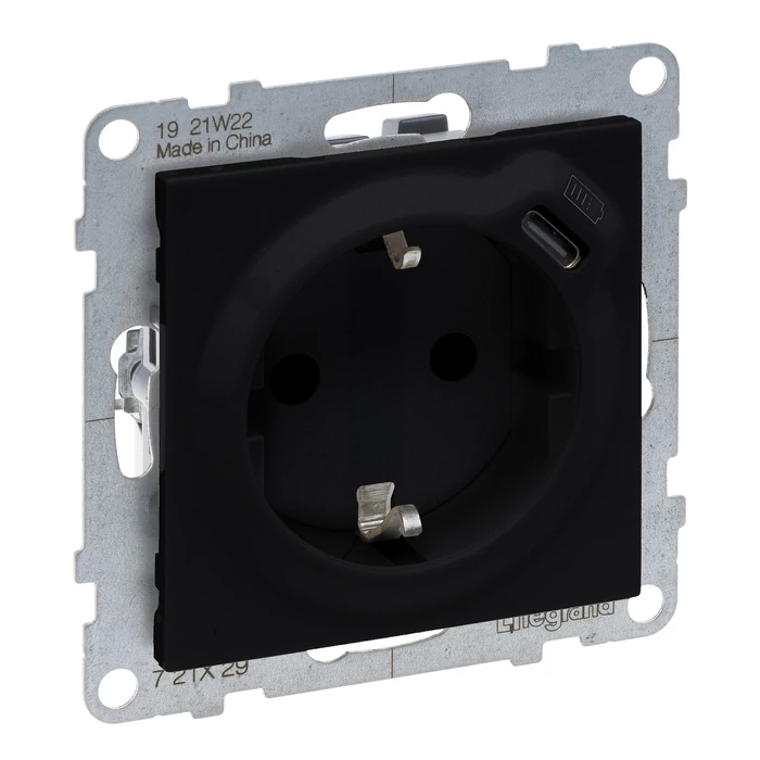 Legrand Suno fekete 2P+F GYV + USB-C csatlakozóaljzat (rugós), biztonsági zsaluval, keret nélkül 721429