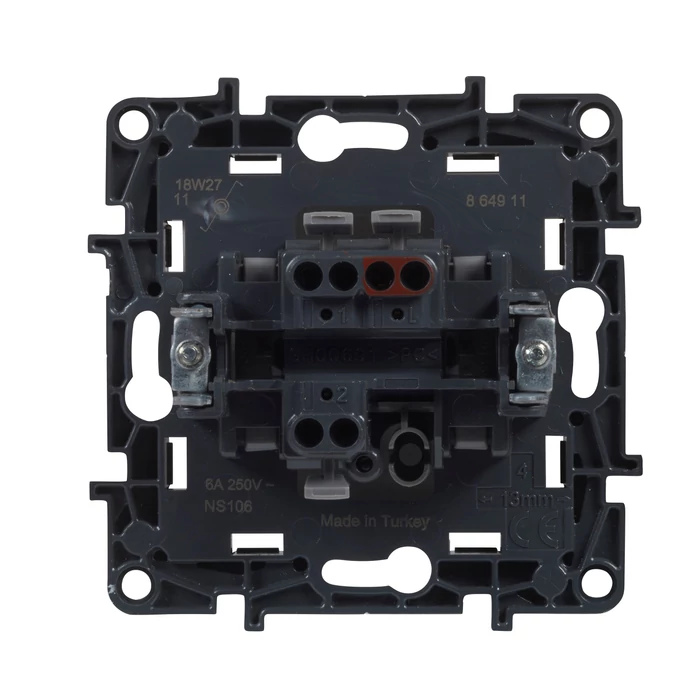 Legrand Niloé Step 101N egypólusú nyomó alumínium 6A 863309