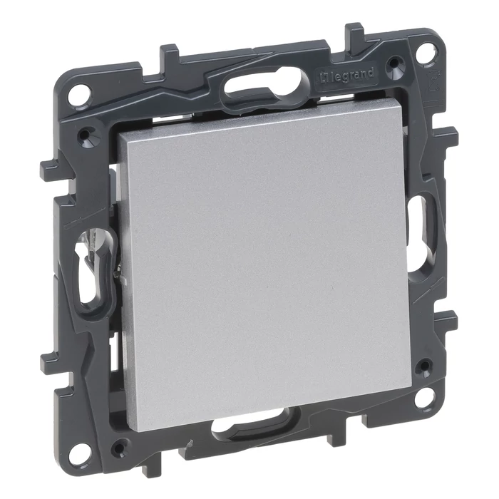 Legrand Niloé Step 101N egypólusú nyomó alumínium 6A 863309