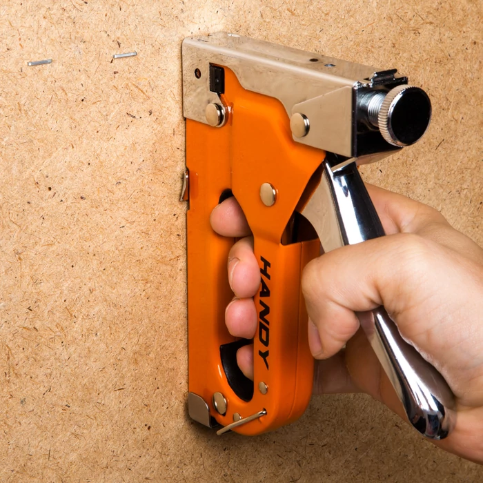 Handy kézi tűzőgép szett kofferben + tűzőgép 3 féle kapocs 10442B