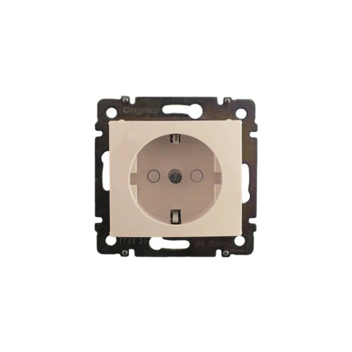 Valena 2P+F csatlakozóaljzat gyermekvédelemmel, elefántcsont