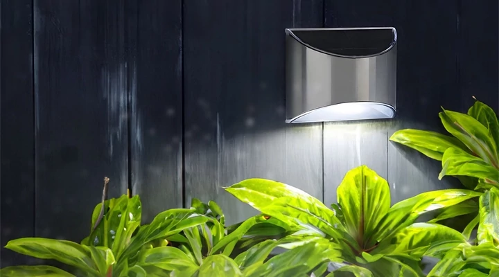 Szolár lámpa vs. hagyományos kültéri világítás